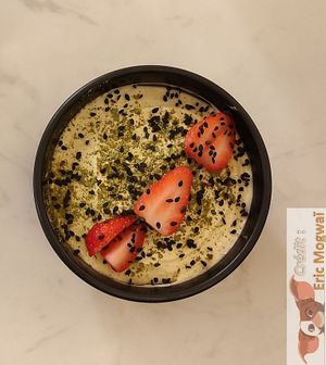 FRAISIER Verrine :  Strawberry compote, sponge cake, diplomat cream, matcha, fresh strawberry at brEAThe Restaurant | Sushi végétal à Paris in Paris