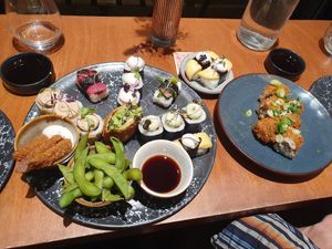  at brEAThe Restaurant | Sushi végétal à Paris in Paris