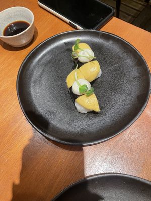   at brEAThe Restaurant | Sushi végétal à Paris in Paris