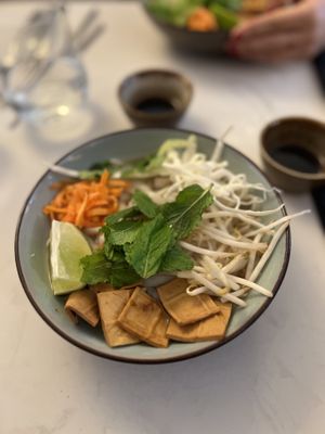 Phó  at brEAThe Restaurant | Sushi végétal à Paris in Paris