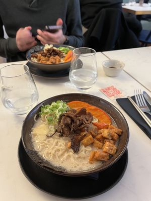   at brEAThe Restaurant | Sushi végétal à Paris in Paris