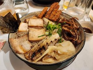  at brEAThe Restaurant | Sushi végétal à Paris in Paris