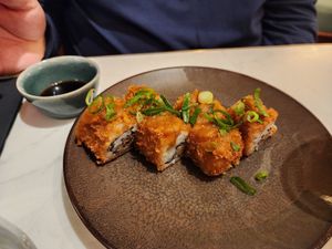  at brEAThe Restaurant | Sushi végétal à Paris in Paris