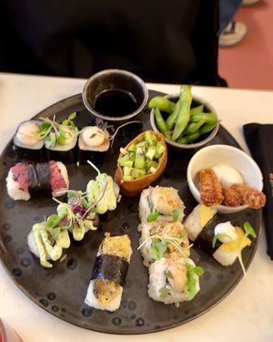Mix of sushi at brEAThe Restaurant | Sushi végétal à Paris in Paris