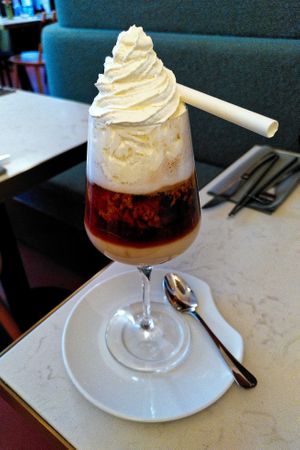 Café viennois at brEAThe Restaurant | Sushi végétal à Paris in Paris