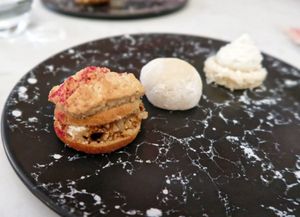 Xmas dinner (dessert) at brEAThe Restaurant | Sushi végétal à Paris in Paris