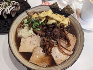  at brEAThe Restaurant | Sushi végétal à Paris in Paris