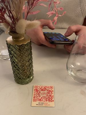   at brEAThe Restaurant | Sushi végétal à Paris in Paris