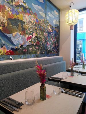 Eat-in area at brEAThe Restaurant | Sushi végétal à Paris in Paris