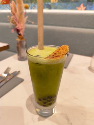 Green Bubble at brEAThe Restaurant | Sushi végétal à Paris in Paris