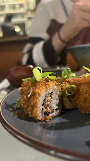 Fried sushii  at brEAThe Restaurant | Sushi végétal à Paris in Paris