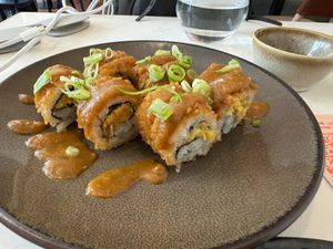   at brEAThe Restaurant | Sushi végétal à Paris in Paris