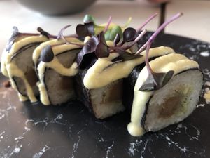 Maki bien secs  at brEAThe Restaurant | Sushi végétal à Paris in Paris