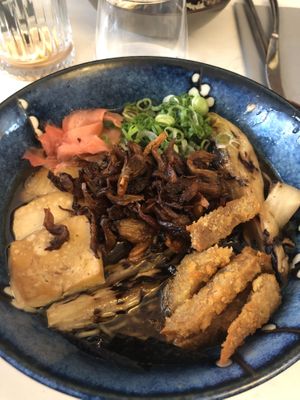 Ramen potable mais nouilles sèches   at brEAThe Restaurant | Sushi végétal à Paris in Paris