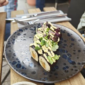  at brEAThe Restaurant | Sushi végétal à Paris in Paris