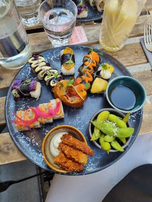 So much potential, but ultimately fell short on the basics. The flavours were interesting and everything was certainly crafted with care, however the rice itself seemed to be stick at brEAThe Restaurant | Sushi végétal à Paris in Paris