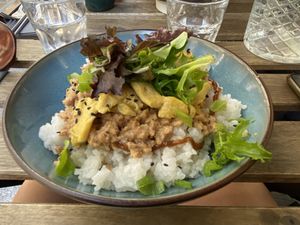 Oyakodon - 5/5  at brEAThe Restaurant | Sushi végétal à Paris in Paris