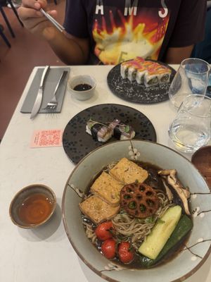 Ramen   at brEAThe Restaurant | Sushi végétal à Paris in Paris