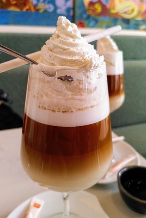 Café Viennois at brEAThe Restaurant | Sushi végétal à Paris in Paris
