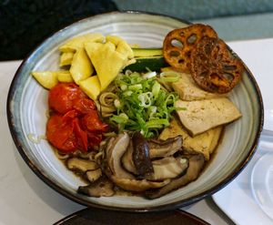 Hot Ramen + Omelette at brEAThe Restaurant | Sushi végétal à Paris in Paris