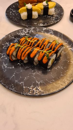  at brEAThe Restaurant | Sushi végétal à Paris in Paris
