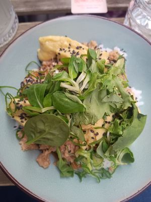 Plat oyakodon at brEAThe Restaurant | Sushi végétal à Paris in Paris