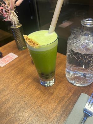   at brEAThe Restaurant | Sushi végétal à Paris in Paris