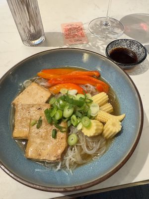   at brEAThe Restaurant | Sushi végétal à Paris in Paris