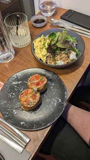  at brEAThe Restaurant | Sushi végétal à Paris in Paris