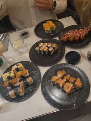  at brEAThe Restaurant | Sushi végétal à Paris in Paris