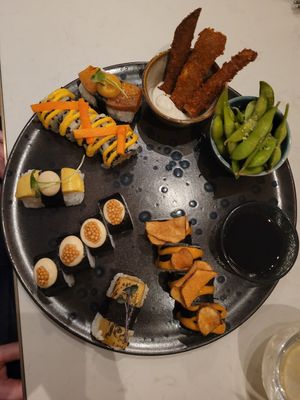  at brEAThe Restaurant | Sushi végétal à Paris in Paris
