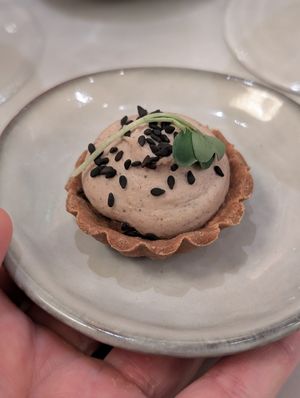  at brEAThe Restaurant | Sushi végétal à Paris in Paris