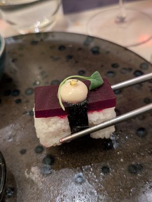  at brEAThe Restaurant | Sushi végétal à Paris in Paris