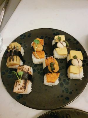  at brEAThe Restaurant | Sushi végétal à Paris in Paris