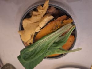  at brEAThe Restaurant | Sushi végétal à Paris in Paris