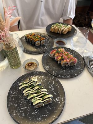  at brEAThe Restaurant | Sushi végétal à Paris in Paris