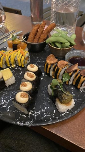   at brEAThe Restaurant | Sushi végétal à Paris in Paris