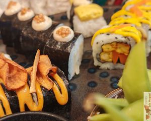 Discover plate !
EDAMAME WITH SMOKED SALT
Japanese soybeans, smoked fleur de sel
SEITAN PANKO
Seitan crispy and green pepper sauce
BUTTERNUT Nigiri 1 piece
Roasted butternut  at brEAThe Restaurant | Sushi végétal à Paris in Paris