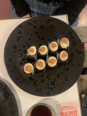   at brEAThe Restaurant | Sushi végétal à Paris in Paris