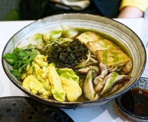 Ramen + Omelette at brEAThe Restaurant | Sushi végétal à Paris in Paris