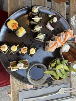   at brEAThe Restaurant | Sushi végétal à Paris in Paris