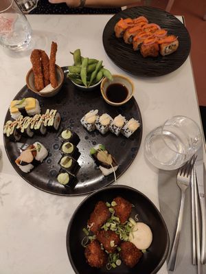  at brEAThe Restaurant | Sushi végétal à Paris in Paris