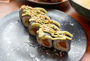 Courgette, basilic & kasha at brEAThe Restaurant | Sushi végétal à Paris in Paris
