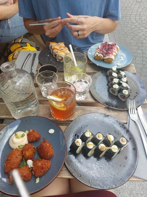  at brEAThe Restaurant | Sushi végétal à Paris in Paris