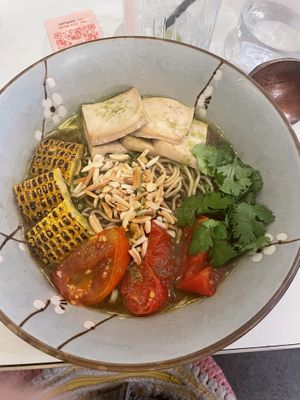   at brEAThe Restaurant | Sushi végétal à Paris in Paris