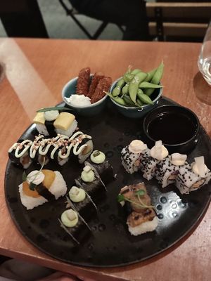Sushi Tasting at brEAThe Restaurant | Sushi végétal à Paris in Paris
