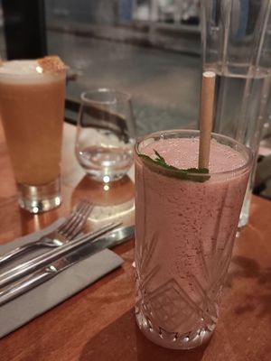 Mocktails at brEAThe Restaurant | Sushi végétal à Paris in Paris