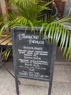 Brunch menu at brEAThe Restaurant | Sushi végétal à Paris in Paris