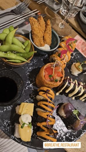  at brEAThe Restaurant | Sushi végétal à Paris in Paris