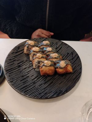 Crispy Kimchi Sushi at brEAThe Restaurant | Sushi végétal à Paris in Paris